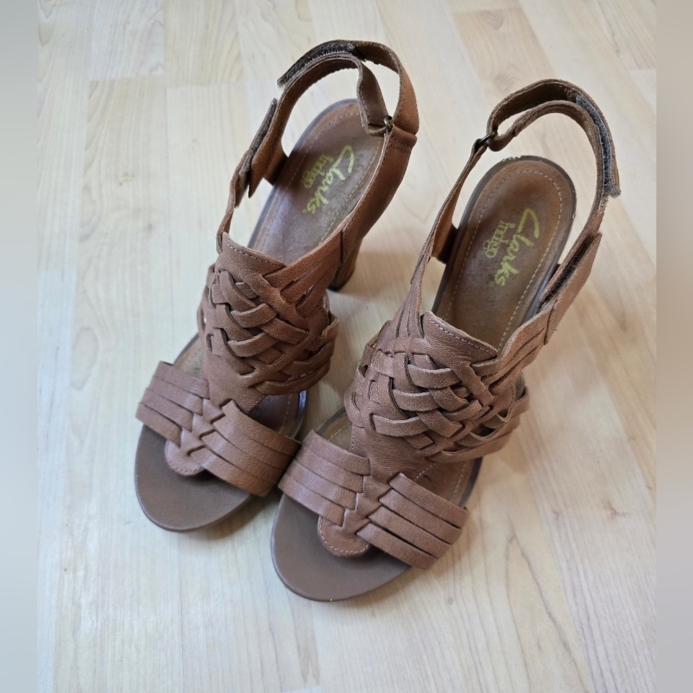 Clarks Indigo Strappy High Heels Size 8.5